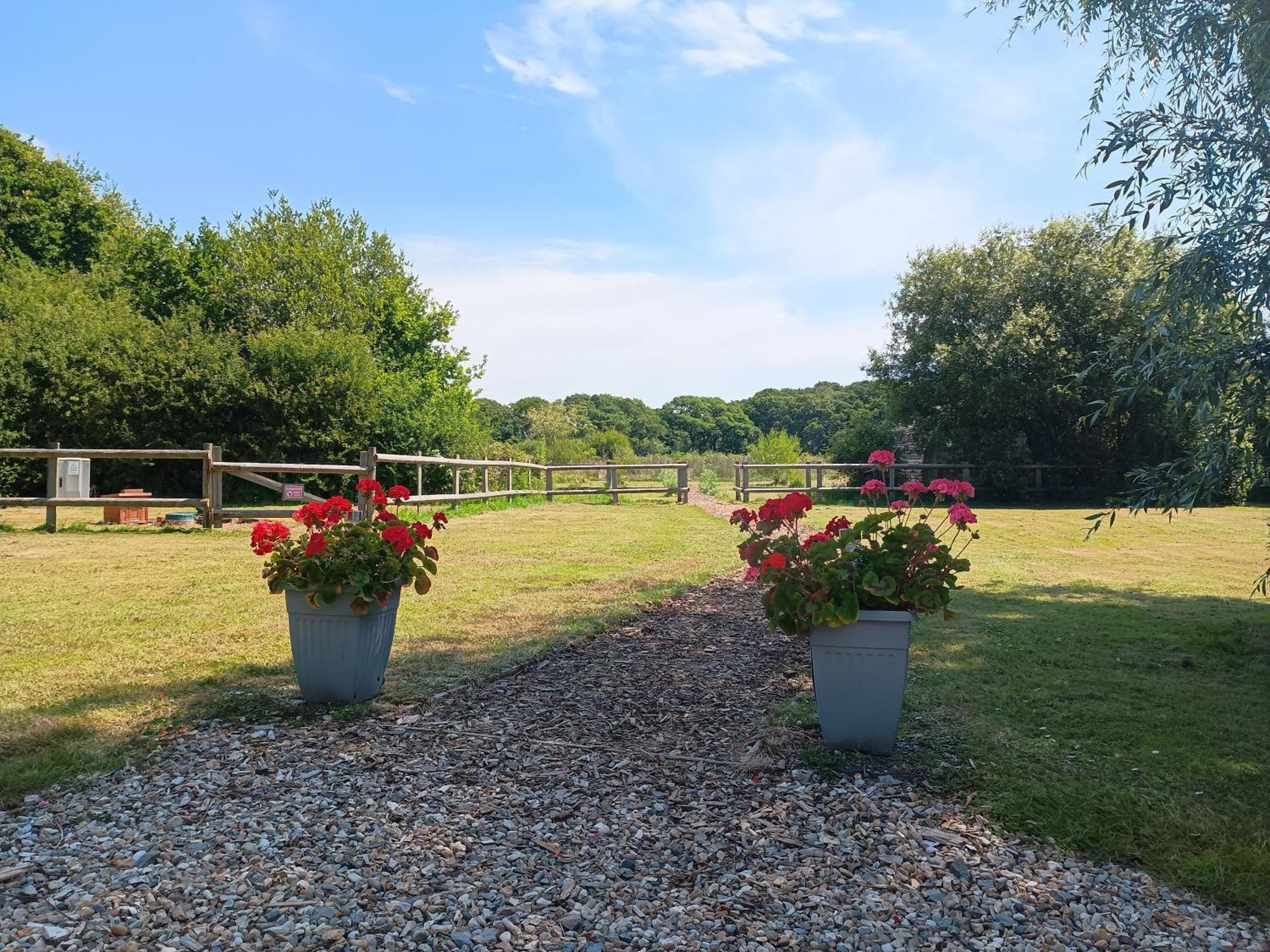 Cosy Cabins At Westfield Farm, Isle Of Wight Yarmouth  Buitenkant foto
